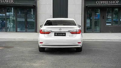 Lexus ES 2015 200 Elite thumbnail 6