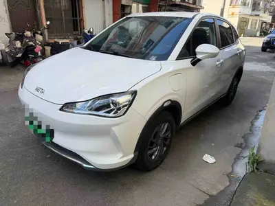哪吒汽车 哪吒V 2022款 潮 300 Lite 三元锂