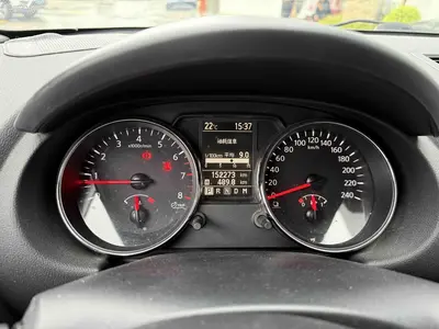 Nissan Qashqai 2012 2.0XV Lei CVT 2WD thumbnail 5