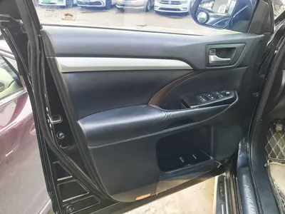 Toyota Highlander 2018 2.0T AWDLuxury 7-Seat thumbnail 10