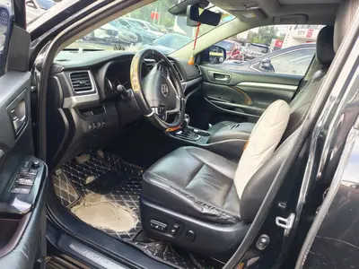 Toyota Highlander 2018 2.0T AWDLuxury 7-Seat thumbnail 11