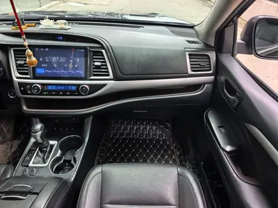 Toyota Highlander 2018 2.0T AWDLuxury 7-Seat thumbnail 13