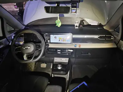 吉利几何 E萤火虫 2022款 几何E 320KM 乖巧虎 4座 thumbnail 3