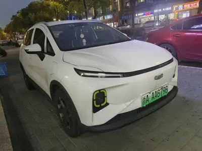吉利几何 E萤火虫 2022款 几何E 320KM 乖巧虎 4座 thumbnail 1