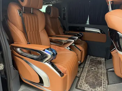 Mercedes-Benz Vito 2023 2.0T Elite 7-Seat thumbnail 4