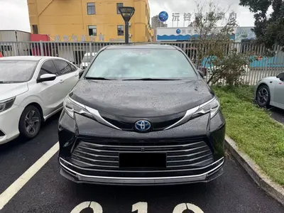 Toyota SIENNA 2023 2.5LHybrid Premium thumbnail 3