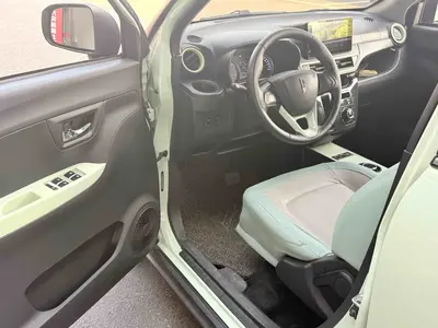 Lingbao 凌宝BOX 2022 I am sorry, but "卓文君" appears to be a name (Zhuo Wenjun, a historical Chinese poet), not a car specification or trim text. Please provide the correct input. thumbnail 5