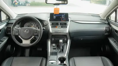 雷克萨斯 NX 2020款 200 前驱 锋行版 国VI