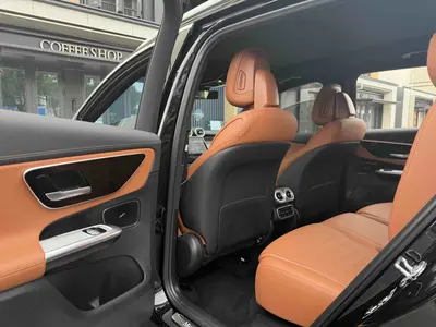 Mercedes-Benz GLC 2023 -Class Facelift GLC 260 L 4MATIC Luxury 7-Seat thumbnail 8