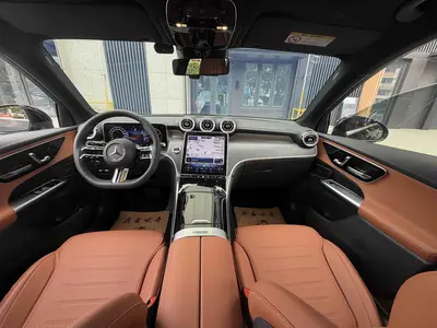 Mercedes-Benz GLC 2023 -Class Facelift GLC 260 L 4MATIC Luxury 7-Seat thumbnail 9