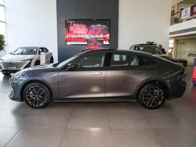 长安 UNI-V智电iDD 2023款  智电iDD 1.5T 113km智趣型（飞快版）