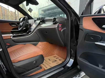 Mercedes-Benz GLC 2024 -Class GLC 260 L 4MATIC Sport 5-Seat thumbnail 11