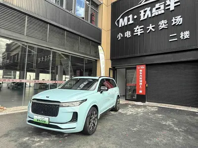 理想汽车 理想ONE 2021款 增程6座版 thumbnail 2