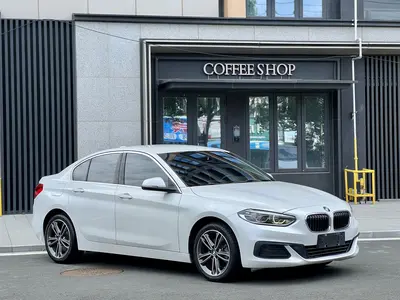 BMW 1 Series 2020 120i MM Sport thumbnail 4