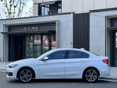 BMW 1 Series 2020 120i MM Sport thumbnail 5