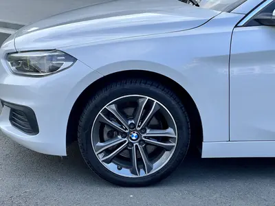 BMW 1 Series 2020 120i MM Sport thumbnail 10