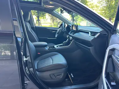 丰田 RAV4荣放 2023款 2.0L CVT两驱风尚Plus版 thumbnail 8