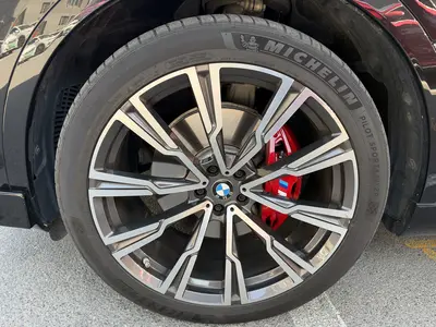 BMW X7 2023 xDrive40i LeadingLuxury Pack thumbnail 3