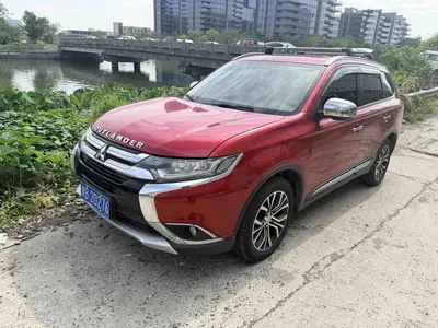 三菱 欧蓝德(进口) 2016款 2.4L 四驱精英版 5座