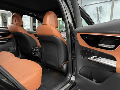 奔驰 GLC 2023款 级 GLC 260 L 4MATIC 动感型 5座 thumbnail 7