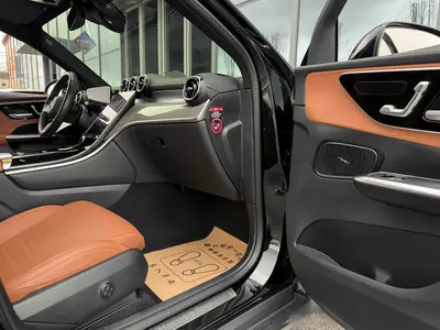 奔驰 GLC 2023款 级 GLC 260 L 4MATIC 动感型 5座 thumbnail 8