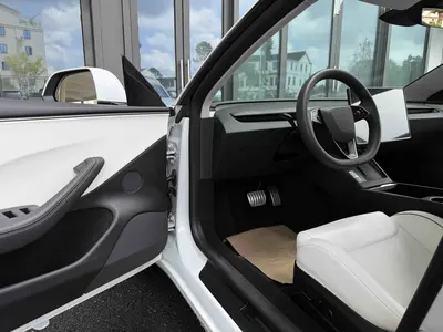特斯拉 Model 3 2025款 高性能全轮驱动版 thumbnail 18