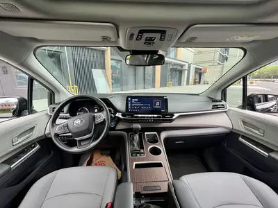 丰田 格瑞维亚 2023款 2.5L混动 舒适版