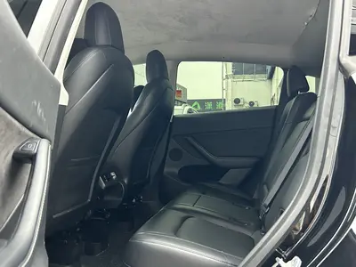 Tesla Model Y 2022 Long RangeAll-wheel drive thumbnail 6