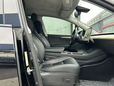 Tesla Model Y 2022 Long RangeAll-wheel drive thumbnail 8