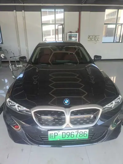 BMW i3 2024 eDrive 35 L thumbnail 3