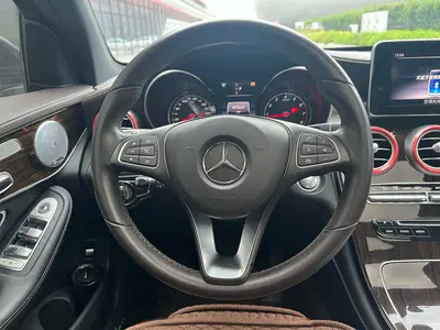 Mercedes-Benz GLC 2018 -Class GLC 260 4MATIC Luxury thumbnail 8