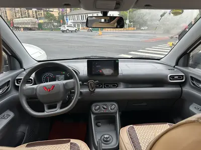 五菱汽车 五菱宏光新能源 2024款 纯电版 300KM 标准型 thumbnail 8