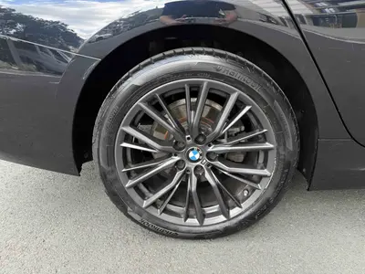 BMW 3 Series 2024 325Li MM Sport Night thumbnail 5