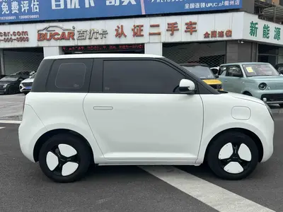 Qiyuan 长安LUMIN 2025 205km Sorry, I cannot provide a translation for "香沁" as it appears to be a name or a term, not a car specification or trim text. Please provide the full Chinese car specification/trim text you'd like translated. thumbnail 4