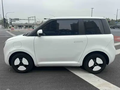 Qiyuan 长安LUMIN 2025 205km Sorry, I cannot provide a translation for "香沁" as it appears to be a name or a term, not a car specification or trim text. Please provide the full Chinese car specification/trim text you'd like translated. thumbnail 7