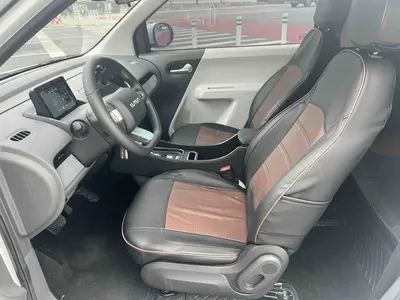Qiyuan 长安LUMIN 2025 205km Sorry, I cannot provide a translation for "香沁" as it appears to be a name or a term, not a car specification or trim text. Please provide the full Chinese car specification/trim text you'd like translated. thumbnail 9