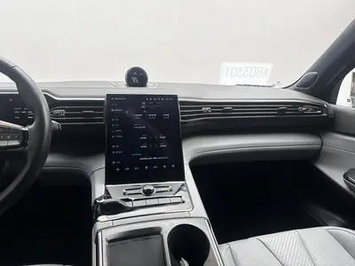 蔚来 ES8 2020款 580KM 六座版 thumbnail 14