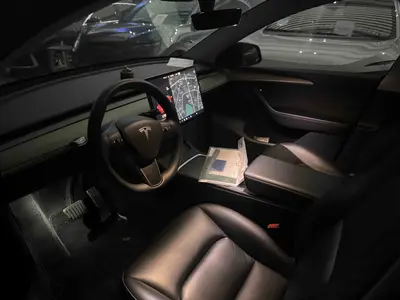 特斯拉 Model Y 2021款 标准续航后驱版 thumbnail 3