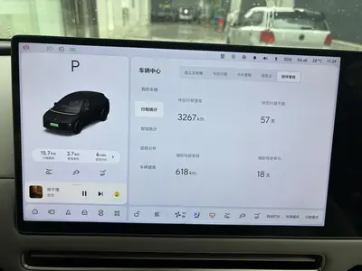 理想汽车 理想i6 2025款 两驱标准版 thumbnail 10