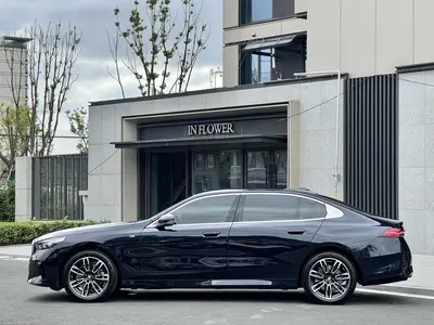 BMW 5 Series 2024 525Li MM Sport thumbnail 5