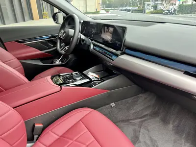 BMW 5 Series 2024 525Li MM Sport thumbnail 14