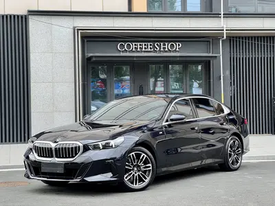 BMW 5 Series 2024 525Li MM Sport thumbnail 1