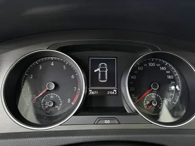 Volkswagen Golf 2016 230TSI Auto Luxury thumbnail 5