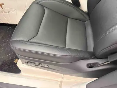 特斯拉 Model Y 2025款 后轮驱动版 thumbnail 4