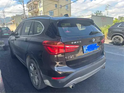 BMW X1 2018 sDrive20Li Leading thumbnail 10