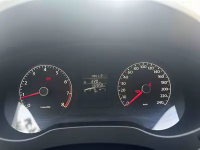Volkswagen Sagitar 2014 1.6L Auto Comfort thumbnail 4