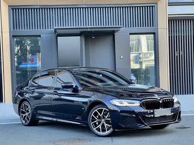 BMW 5 Series 2023 530Li Leading MM Sport thumbnail 4