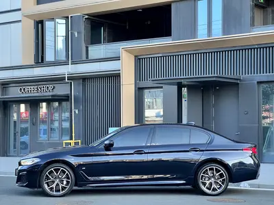 BMW 5 Series 2023 530Li Leading MM Sport thumbnail 5