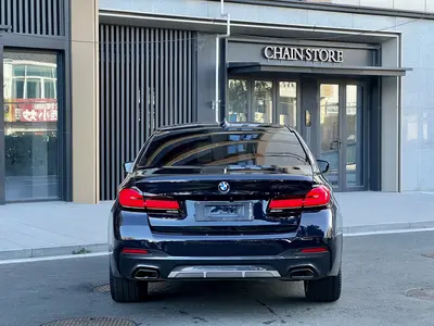 BMW 5 Series 2023 530Li Leading MM Sport thumbnail 7