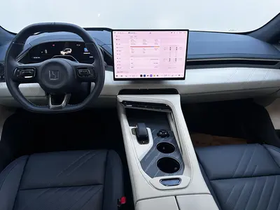 极氪 001 2025款 WE版 95kWh 四驱 thumbnail 7